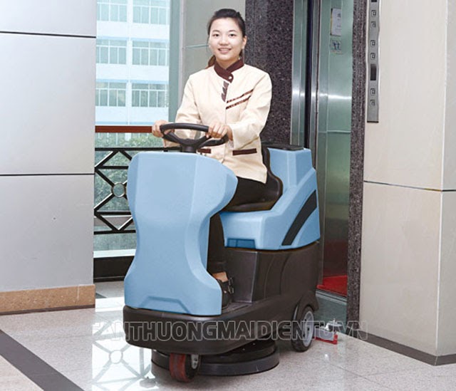 máy chà sàn dùng bình ngồi lái Kumisai KMS-60